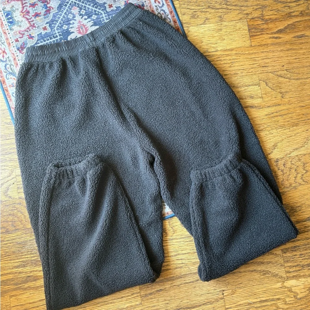 Adidas Teddy Fleece Velvet Olive Sweatpants - Picture 10 of 16